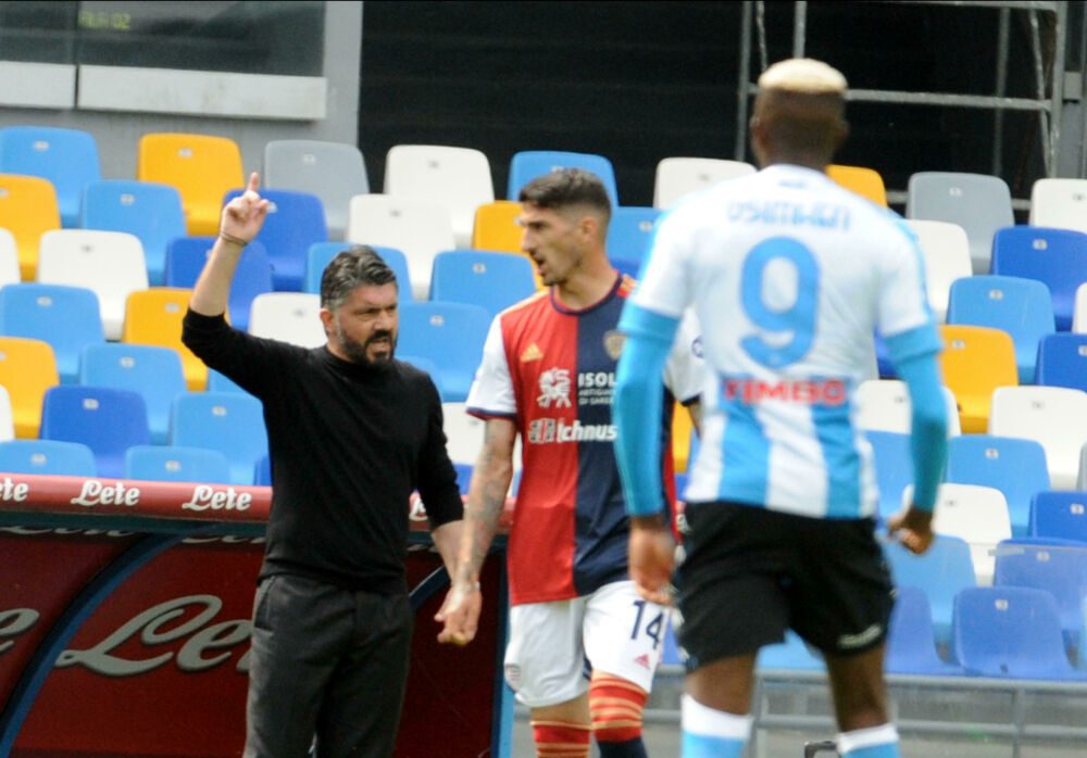 Napoli "beffato" nei minuti di recupero dal Cagliari: passo falso nella lotta Champions 9 Napoli "beffato" nei minuti di recupero dal Cagliari: passo falso nella lotta Champions