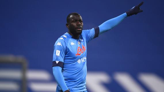 Napoli, il PSG vorrebbe avere pure Koulibaly ma per adesso non sono arrivate offerte per il centrale 4 Napoli, il PSG vuole anche Koulibaly ma per ora non sono arrivate offerte per il centrale