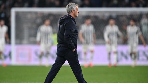 Roma-Napoli, Mourinho ritrova Osimhen da avversario: l'anno scorso lo bocciò per il Tottenham 7 Roma-Napoli, Mourinho ritrova Osimhen da avversario: l'anno scorso lo bocciò per il Tottenham