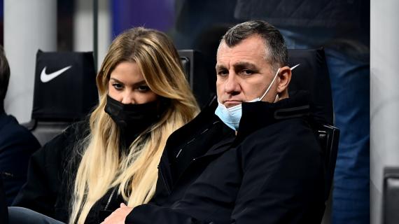 Vieri: "Questo Napoli ha le carte in regola per ambire alla vittoria dello scudetto. Se pure De Laurentiis non fa casino" 3 Vieri: "Questo Napoli può vincere lo scudetto. Se anche De Laurentiis non fa casino"