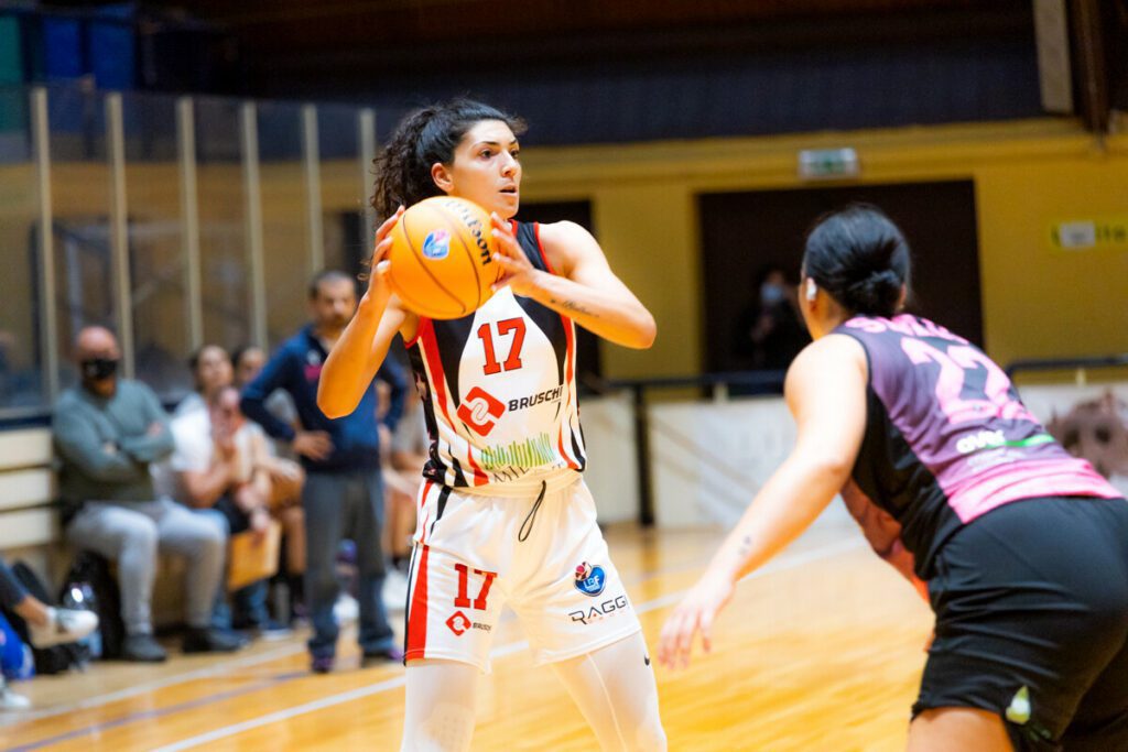 Serie A2 Femminile, prima sconfitta per Capri. Falbo: "Sappiamo di dover lavorare tanto" 6 Serie A2 Femminile, prima sconfitta per Capri. Falbo: "Sappiamo di dover lavorare tanto"