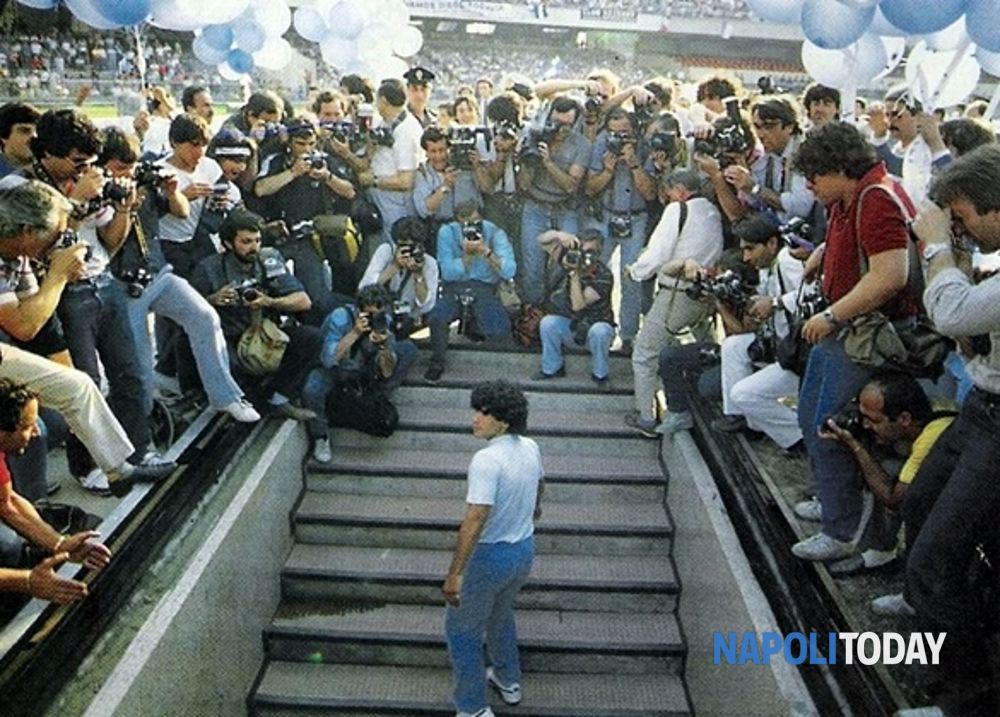 I 3 cori dedicati dai tifosi del Napoli a Maradona 8 I 3 cori dedicati dai tifosi del Napoli a Maradona