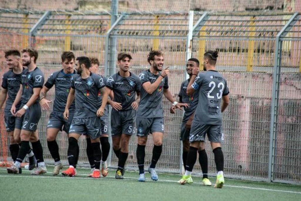 VIDEO - Eccellenza Campania/Girone B - Il Napoli United sui social: "Vergognoso pugno al nostro capitano" 10 VIDEO - Eccellenza Campania/Girone B - Il Napoli United sui social: "Vergognoso pugno al nostro capitano"