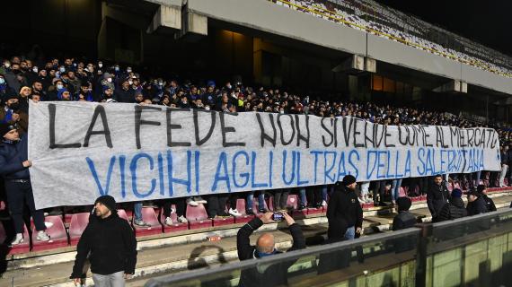 Salernitana, ore di attesa in città: "Non meritavamo un Capodanno in questo modo" 17 Salernitana, ore di attesa in città: "Non meritavamo un Capodanno così"