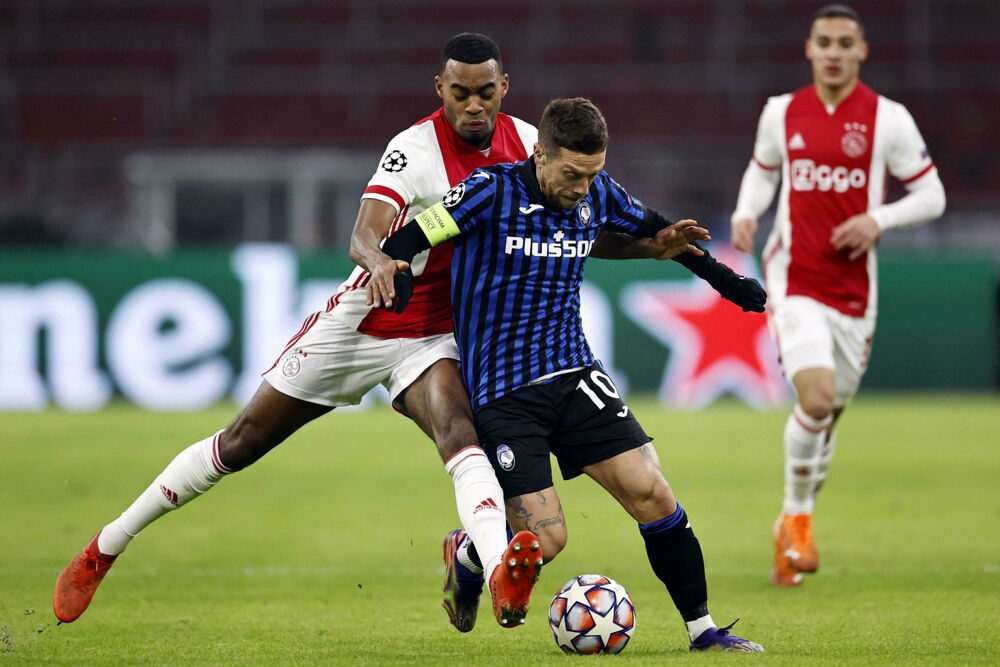 Gomez: "Mi piacerebbe giocare nel Napoli. Ammiro Insigne, Maradona come un familiare" 19 Gomez: "Mi piacerebbe giocare nel Napoli. Ammiro Insigne, Maradona come un familiare"