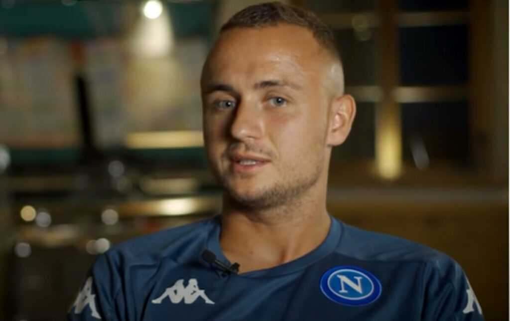 Napoli, l'esito degli esami per Lobotka: arriva lo stop per il regista azzurro 18 Napoli, l'esito degli esami per Lobotka: arriva lo stop per il centrocampista azzurro