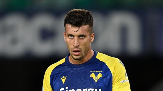 Il Verona blinda Casale. Lazio e Napoli sul difensore, ma i discorsi sono rimandati a giugno 18 Il Verona blinda Casale. Lazio e Napoli sul difensore, ma i discorsi sono rimandati a giugno