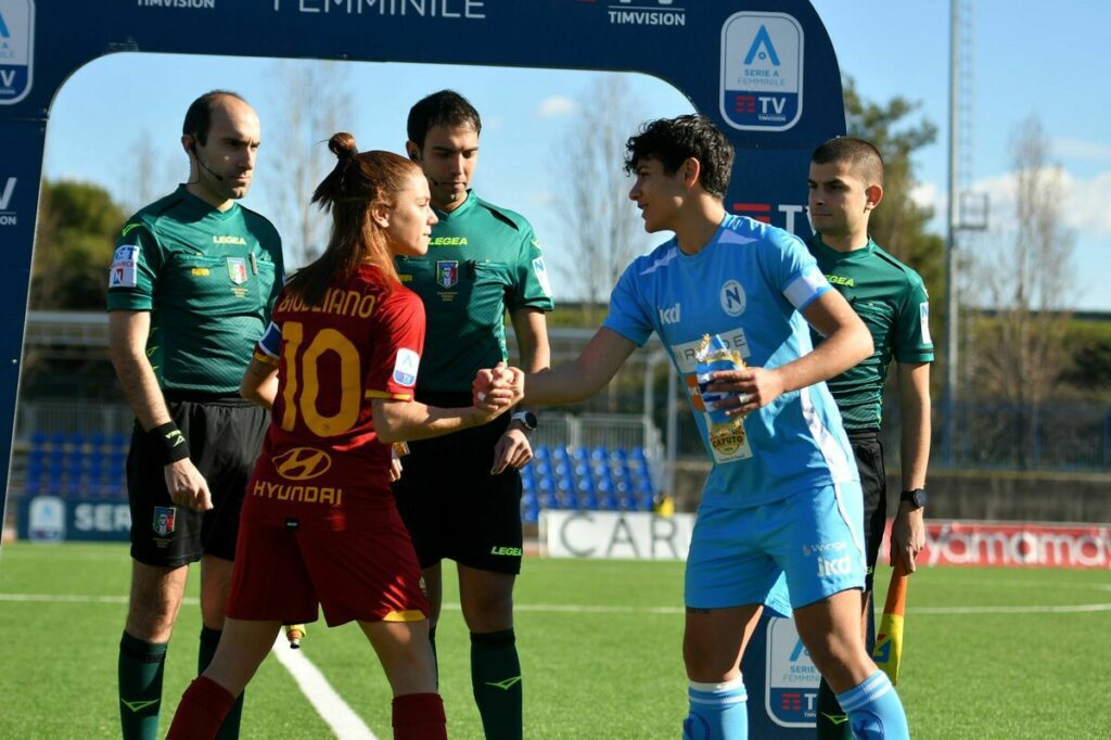 Serie A Femminile - Napoli sconfitto di misura: la Roma si impone con la rete di Haavi 15 Serie A Femminile - Napoli sconfitto di misura: la Roma si impone con il gol di Haavi