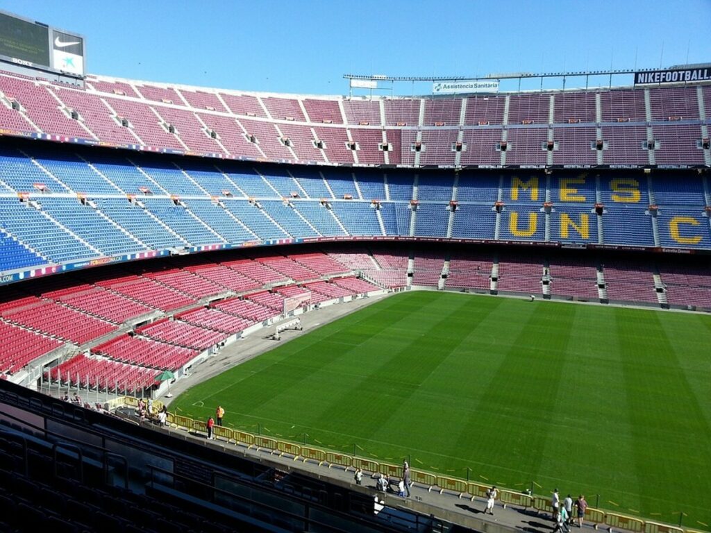 Il Barcellona chiama a raccolta i propri tifosi: "Riempiamo lo stadio con il Napoli" 3 Il Barcellona chiama a raccolta i propri tifosi: "Riempiamo lo stadio con il Napoli"