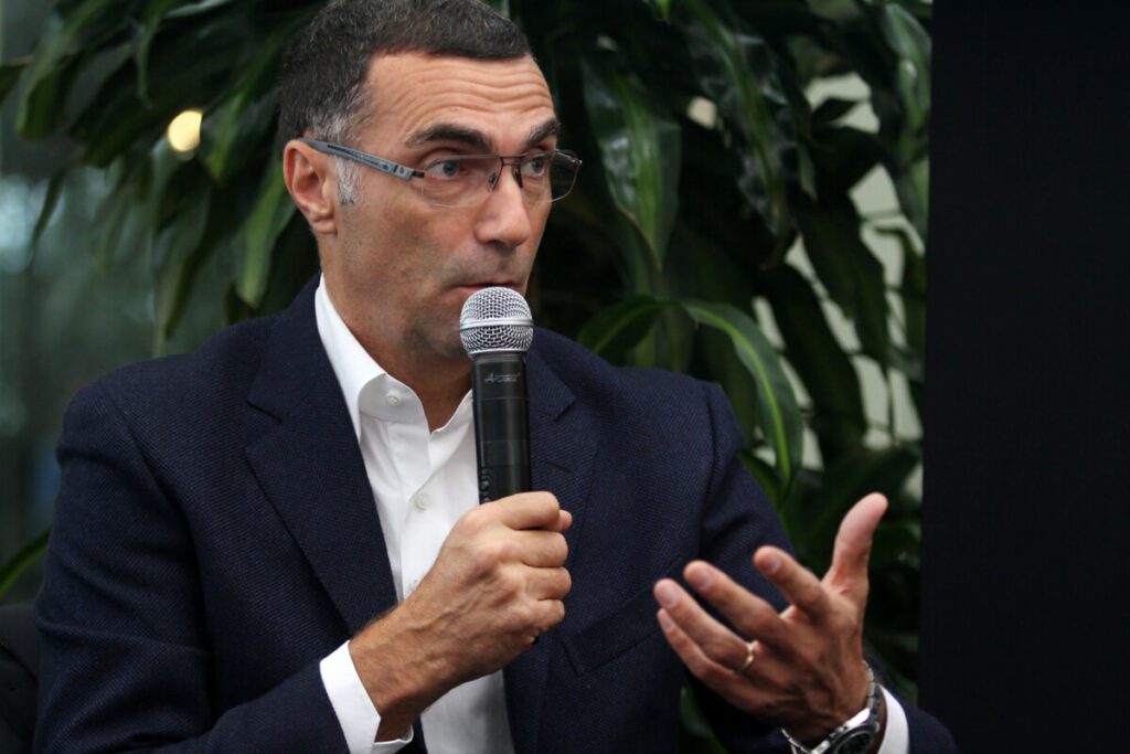Bergomi: "Il Napoli sarebbe l'ideale per Dybala. Giocando dietro Osimhen renderebbe al meglio" 1 Bergomi: "Il Napoli sarebbe l'ideale per Dybala. Giocando dietro Osimhen renderebbe al meglio"