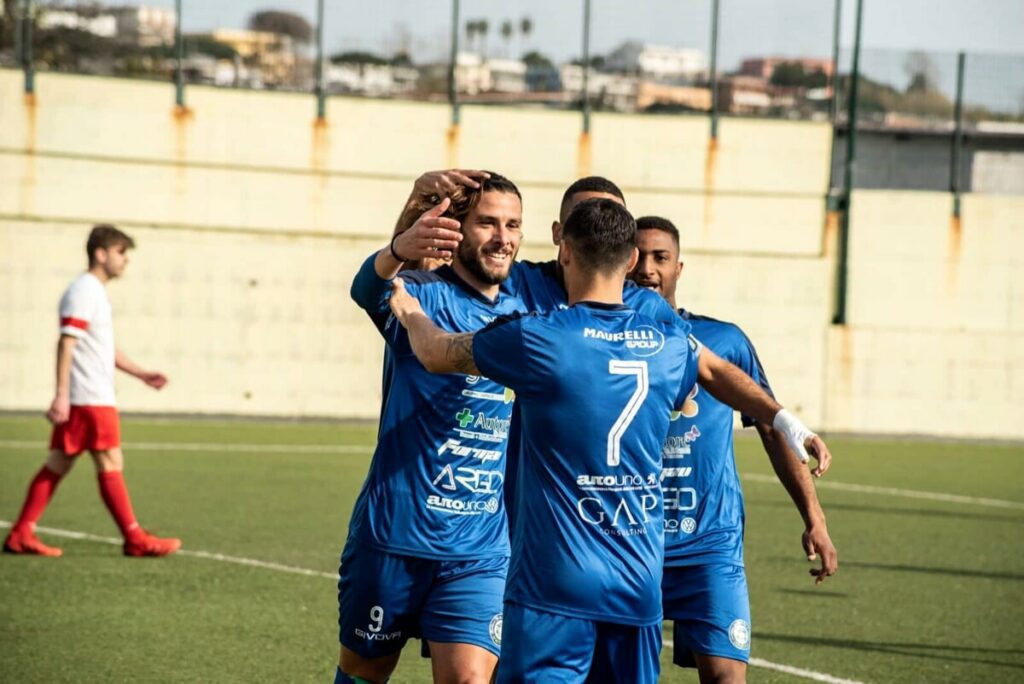 Eccellenza Campania/Girone B - Ottovolante Napoli United: demolita la Nuova Napoli Nord 19 Eccellenza Campania/Girone B - Ottovolante Napoli United: demolita la Nuova Napoli Nord