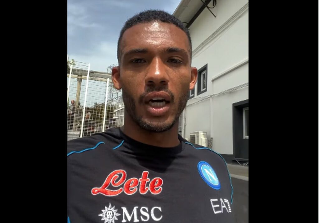 Juan Jesus: "Venire al Napoli è stato come trovare una bottiglietta d'acqua nel deserto, jamm ja" 11 Juan Jesus: "Venire al Napoli è stato come trovare una bottiglietta d'acqua nel deserto, jamm ja"