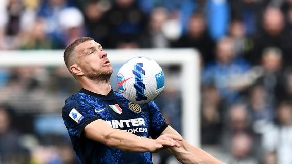 Napoli, in caso di (improbabile) addio di Osimhen Spalletti vorrebbe il suo pupillo Dzeko 19 Napoli, in caso di (improbabile) addio di Osimhen Spalletti vorrebbe il suo pupillo Dzeko