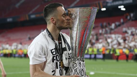 Non solo Juventus. Pure Giuntoli sta seguendo Kostic per rinforzare l'attacco del Napoli 19 Non solo Juventus. Anche Giuntoli segue Kostic per rinforzare l'attacco del Napoli