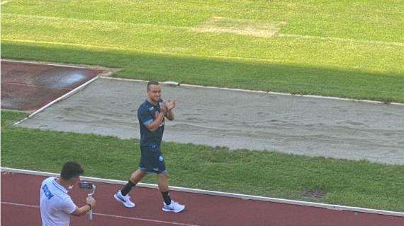 TMW - Napoli, Lobotka è giunto nel ritiro di Dimaro: ovazione dei tifosi e abbraccio con Spalletti 17 TMW - Napoli, Lobotka è arrivato nel ritiro di Dimaro: ovazione dei tifosi e abbraccio con Spalletti