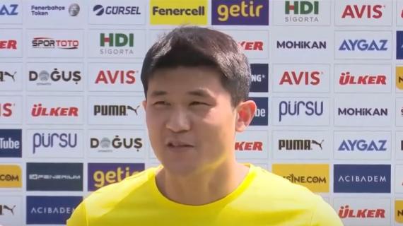 Napoli, Kim Min-jae raggiungerà la squadra stasera a Castel di Sangro: domani la sigilla 8 Napoli, Kim Min-jae raggiungerà la squadra stasera a Castel di Sangro: domani la firma
