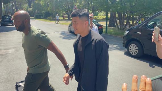 Napoli, Kim Min-jae ha firmato: contratto di tre anni più due. Presente la clausola 4 Napoli, Kim Min-jae ha firmato: contratto di tre anni più due. Presente la clausola