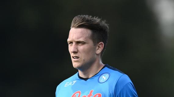 Napoli, il 'no' di Zielinski al West Ham sta diventando un 'nì': sul piatto 6 milioni l'anno 17 Napoli, il 'no' di Zielinski al West Ham sta diventando un 'nì': sul piatto 6 milioni l'anno