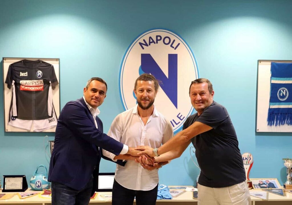 Accordo fra il Napoli Femminile e Lipoff: l'allenatore francese guiderà le azzurre 12 Accordo tra il Napoli Femminile e Lipoff: il tecnico francese guiderà le azzurre