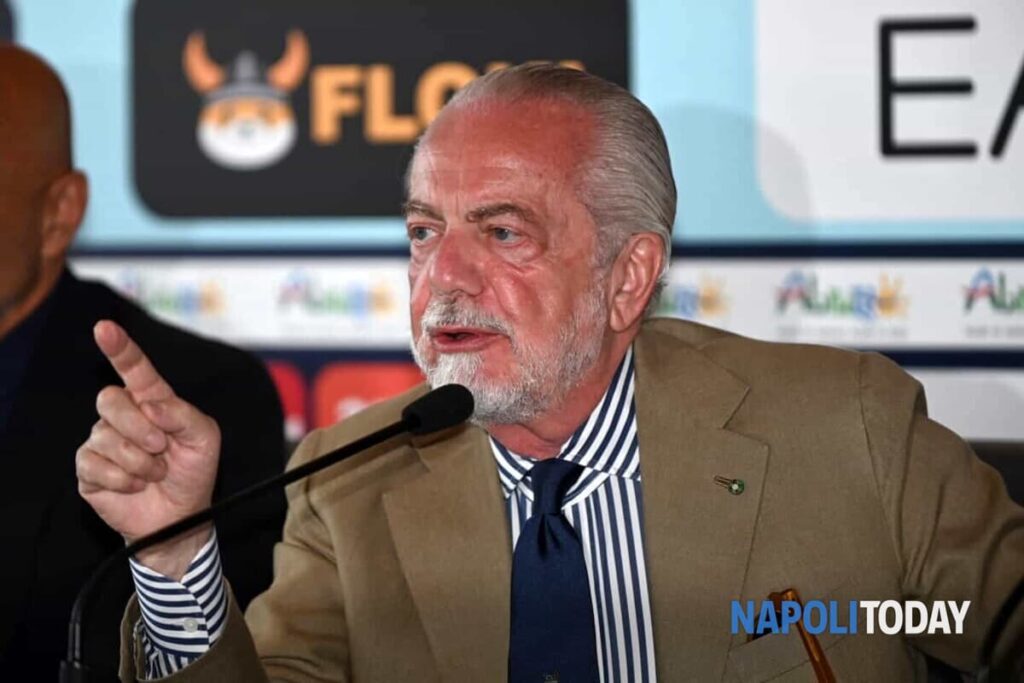 De Laurentiis sul futuro: "Napoli in vendita? Ricevo e respingo tante offerte. Voglio tuttavia divertirmi" 11 De Laurentiis sul futuro: "Napoli in vendita? Ricevo e respingo tante offerte. Voglio ancora divertirmi"