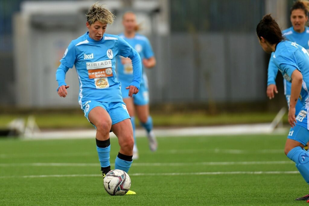 La Serie B non spaventa Mauri: l'ex Milan rimane al Napoli Femminile 10 La Serie B non spaventa Mauri: l'ex Milan resta al Napoli Femminile