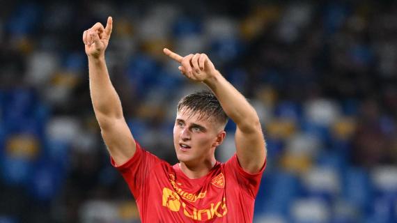 Colombo croce e delizia, Napoli-Lecce 1-1 al 45': l'ex Milan sbaglia un rigore e risponde a Elmas