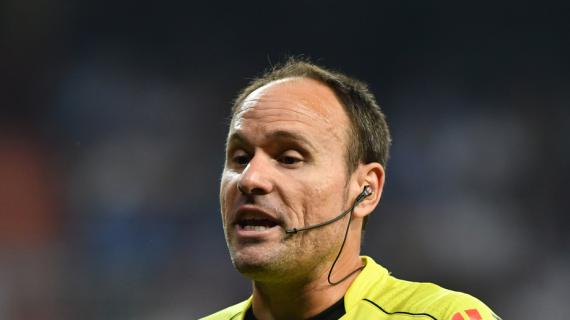 Champions League, le designazioni arbitrali: Lahoz per il Napoli , l'Inter allo svizzero Scharer 19 Champions League, le designazioni arbitrali: Lahoz per il Napoli , l'Inter allo svizzero Scharer