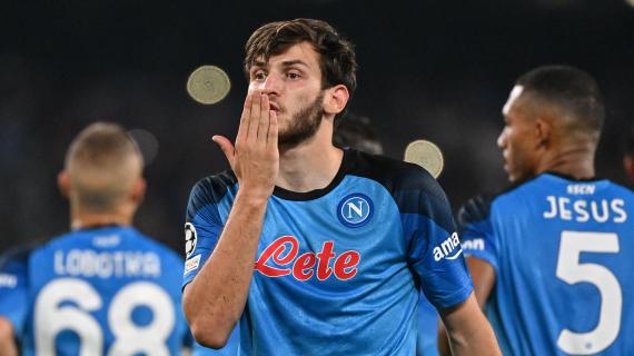 Napoli, subito un adeguamento per Kvaratskhelia? Il papà: "Per ora non se n'è parlato"
