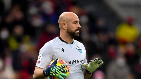 Pepe Reina ieri omaggiato al Maradona: "Tornare a Napoli sempre una grande emozione" 19 Pepe Reina ieri omaggiato al Maradona: "Tornare a Napoli sempre una grande emozione"