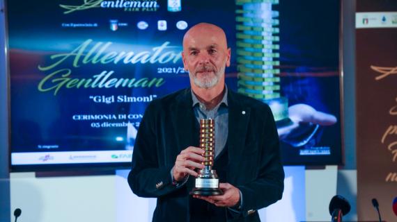 Pioli: "Sono migliorato in tante cose. E il Milan deve credere nella rimonta sul Napoli"