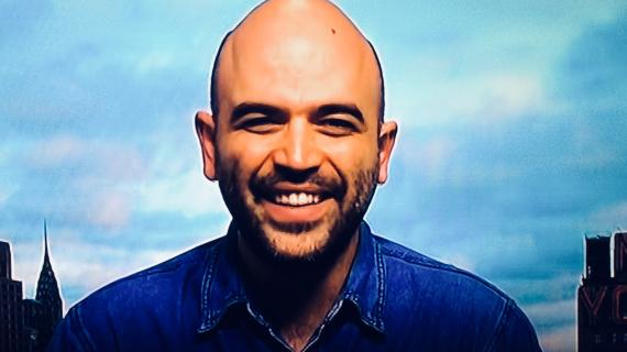 Roberto Saviano: "Napoli, torno allo stadio con la maglia di Kvara. Che ha detto di no a Putin"