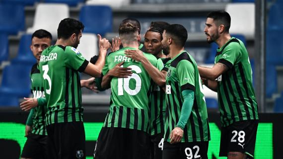 Sassuolo, in campo con il lutto al braccio nel ricordo di Frigieri nella sfida contro il Napoli