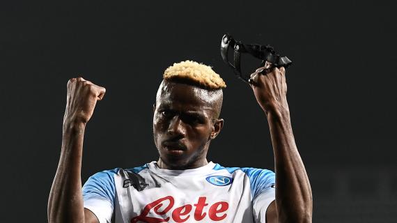 Perché Osimhen ha ancora la maschera? Il professore che lo operò: "Scaramanzia? Non lo so"