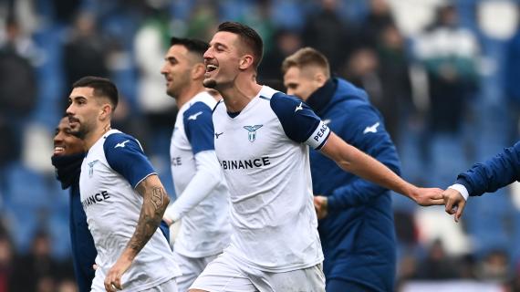 NEWS - Lazio mina vagante in zona Champions: terrà fuori una fra Inter, Milan e Roma? 5 SONDAGGIO TMW - Lazio mina vagante in zona Champions: terrà fuori una tra Inter, Milan e Roma?