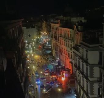 Scontri a Napoli fra i tifosi dell'Union Berlino e la Polizia: 11 arresti e diversi feriti 12 Scontri a Napoli tra i tifosi dell'Union Berlino e la Polizia: 11 arresti e diversi feriti
