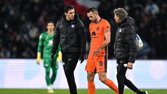 De Vrij e Dumfries ko a Napoli. Il punto sugli infortuni rimediati dai due olandesi dell'Inter 18 De Vrij e Dumfries ko a Napoli. Il punto sugli infortuni rimediati dai due olandesi dell'Inter
