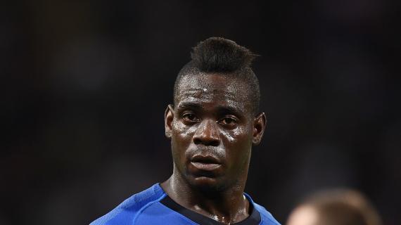 Balotelli: "Napoli in crisi? Sono in questo luogo. Fallo clamoroso di Bastoni, io espulso per molto meno" 7 Balotelli: "Napoli in crisi? Sono qua. Fallo clamoroso di Bastoni, io espulso per molto meno"