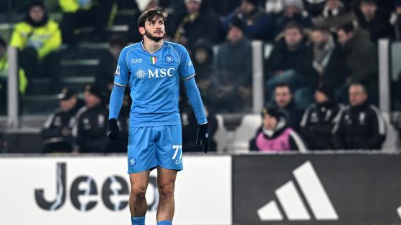 Kvaratskhelia saluta il 2023: "Quante partite, grazie per le lezioni, i fallimenti ed i risultati!" 13 Kvaratskhelia saluta il 2023: "Quante sfide, grazie per le lezioni, i fallimenti ed i risultati!"