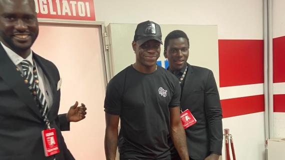 Napoli in crisi, Balotelli si propone: "Io sono in questo luogo. L'esultanza di Dimarco? Assurda, non si fa" 8 Napoli in crisi, Balotelli si propone: "Io sono qua. L'esultanza di Dimarco? Assurda, non si fa"