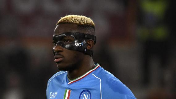 Visita speciale per Victor Osimhen: alcuni tifosi del Napoli lo incontrano nel ritiro della Nigeria 16 Visita speciale per Victor Osimhen: alcuni tifosi del Napoli lo incontrano nel ritiro della Nigeria
