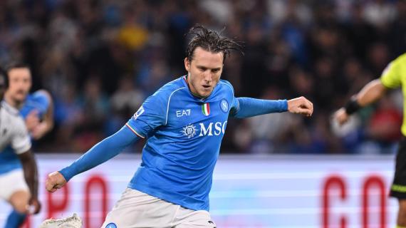 Napoli-Zielinski è separazione: è arrivata la PEC dell'Inter per trattare il giocatore della zona centrale del campo 9 Napoli-Zielinski è separazione: è arrivata la PEC dell'Inter per trattare il centrocampista