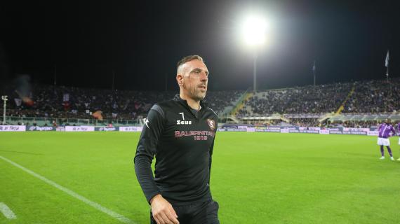 Salernitana, si rivede Ribery al Mary Rosy: nella giornata odierna tornerà a fare il collaboratore tecnico 8 Salernitana, si rivede Ribery al Mary Rosy: oggi tornerà a fare il collaboratore tecnico