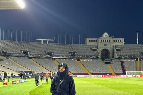 Il rapper Geolier racconta l'incontro con Lang: "Come me è contagiato dalla musica" 9 Geolier alla presentazione della nuova maglia del Napoli: "Rappresenta un popolo"