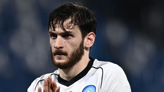 Napoli, il padre di Kvaratskhelia: "Si vergogna se paragonato a Maradona. Per me resta"