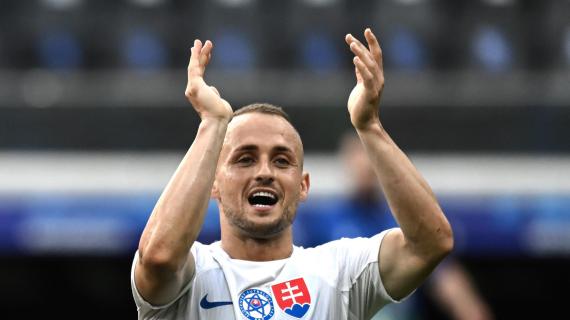 L'agente di Lobotka: "Avevamo un accordo col Barcellona, ma il Napoli non lo cede" 6 L'agente di Lobotka: "Avevamo un accordo col Barcellona, ma il Napoli non lo cede"