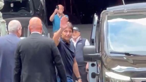 Conte sulle dichiarazioni di Ibra: "Sono un manager, da un'altra parte poteva dar fastidio" 2 Napoli, Conte a Castel Volturno insieme a Lele Oriali e al ds Manna