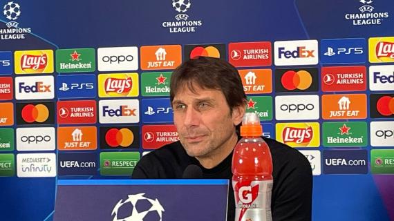Napoli, Conte inflessibile: "Kvara rimane! Sono stato chiaro con ADL: decido io chi va e chi rimane" 4 Napoli, Conte categorico: "Kvara resta! Sono stato chiaro con ADL: decido io chi va e chi resta"
