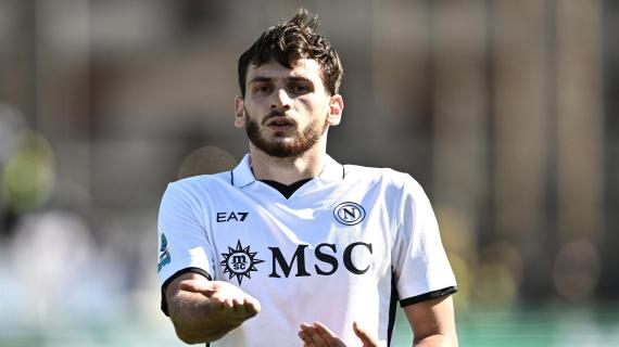 Il Napoli fatica ma vince a Empoli e mantiene la vetta: gli highlights dello 0-1 firmato Kvara 18 Il Napoli fatica ma vince a Empoli e mantiene la vetta: gli highlights dello 0-1 firmato Kvara