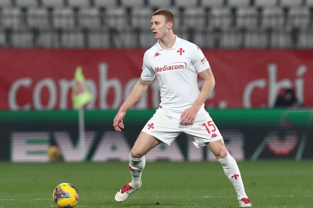 Comuzzo playing for Fiorentina (January target for Napoli)