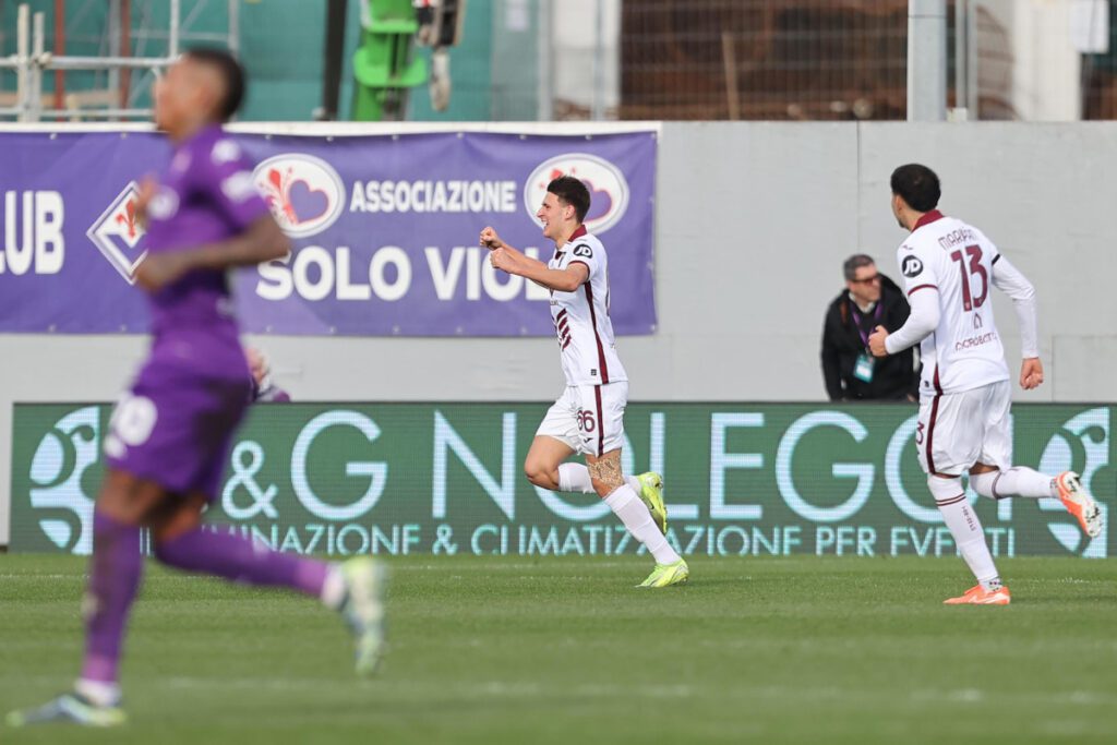 Serie A | Fiorentina 1-1 Torino: Crisis after draw against 10 men 62 epa11836267 Torino's midfielder Gvidas Gineitis (C) celebrates after scoring the 1-1 goal during the Italian Serie A soccer match ACF Fiorentina vs Torino FC at Artemio Franchi Stadium in Florence, Italy, 19 January 2025. EPA-EFE/CLAUDIO GIOVANNINI